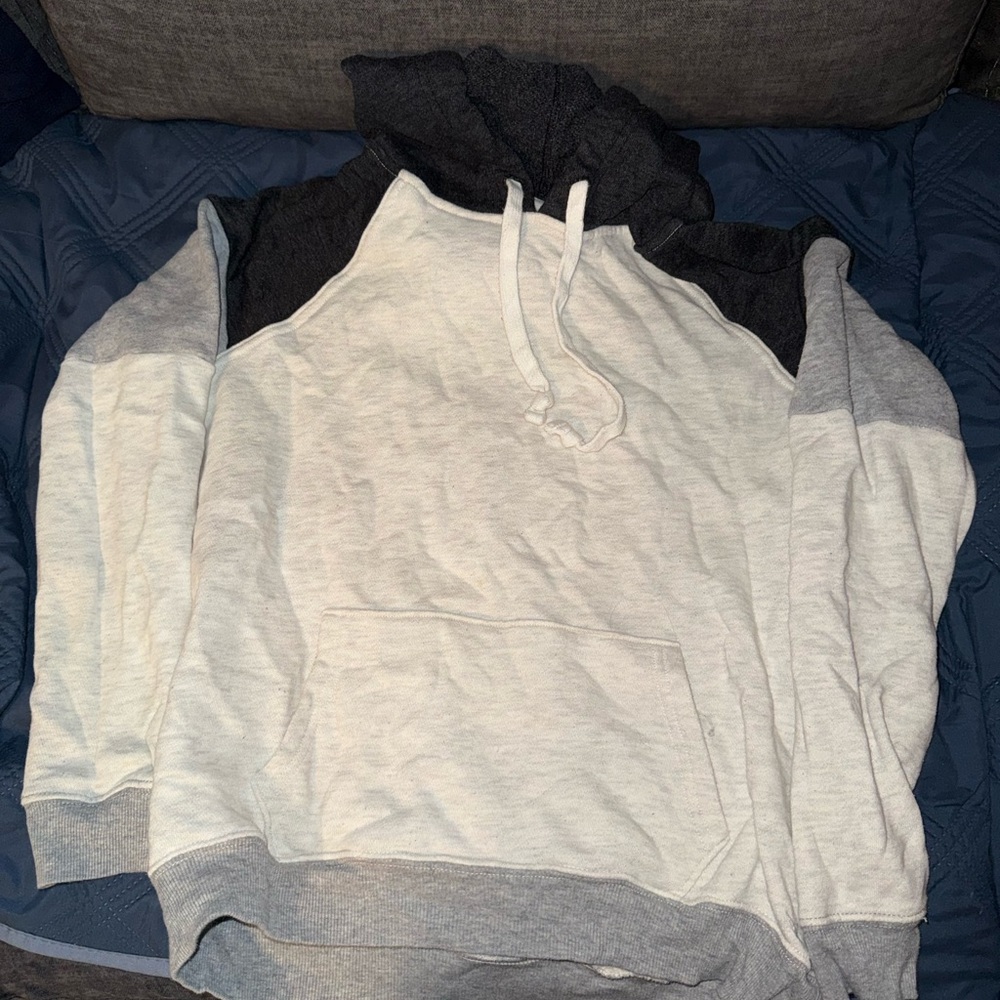 American Eagle Outfitters Gray and Black Hoodie Sweater